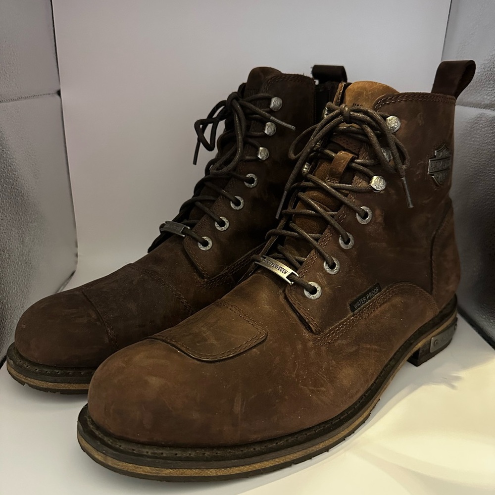 Harley Davidson brown leather motorcycle boots